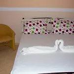 Panorama בית הארחה 3*