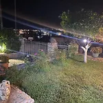 Panorama בית הארחה 3*