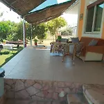 Panorama בית הארחה 3*